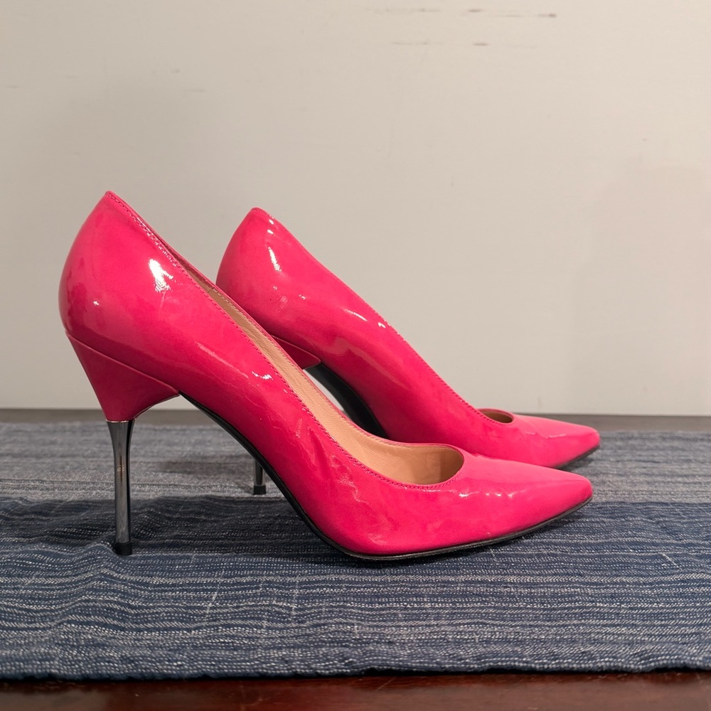 Stuart Weitzman Elegant Pink Patent Leather Heels